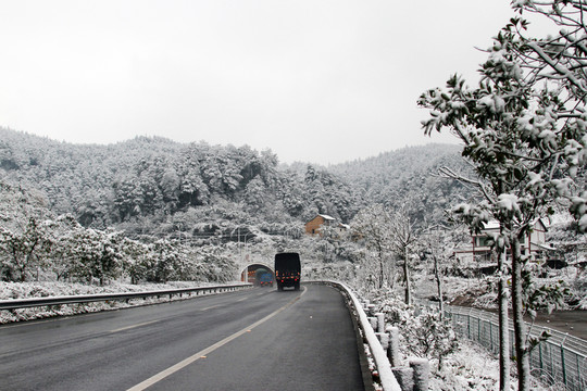 高速公路雪景 重慶