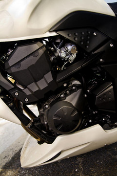 高速摩托車發(fā)動機詳圖