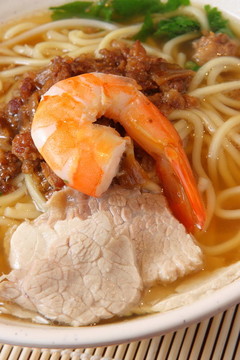 蝦仁美味中國(guó)面