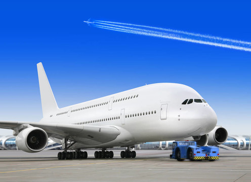 機(jī)場(chǎng)大客機(jī)