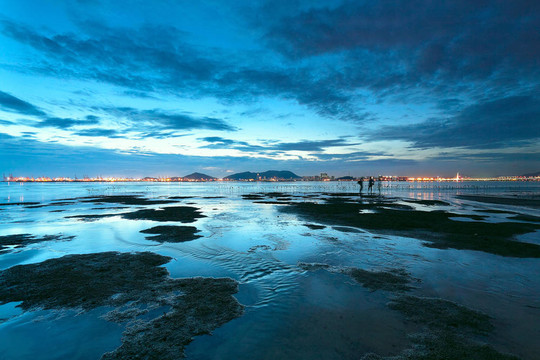 日落海岸在香港掛牌