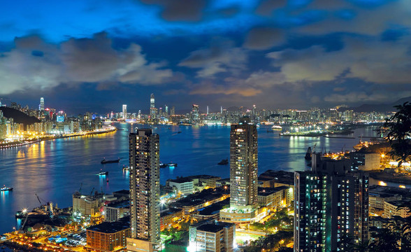 香港的夜晚；亞洲現(xiàn)代城