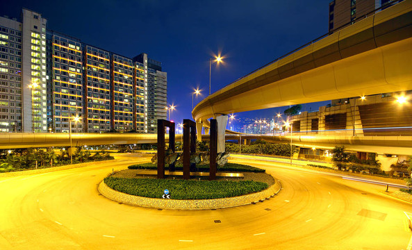 城市回旋夜