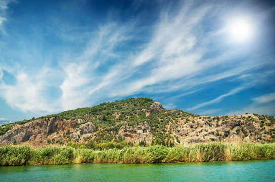 山中墓園。Dalyan。土耳其的.