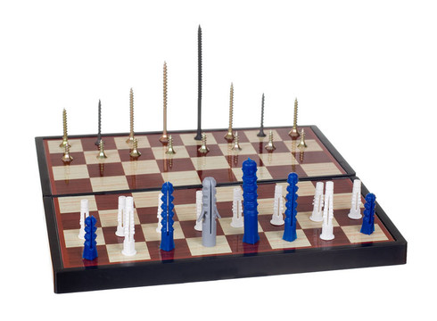 棋盤上的銷釘和螺釘