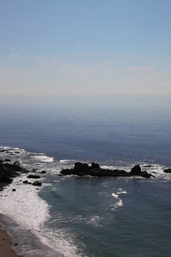 壯觀海岸上的海浪