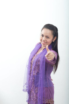 亞洲的泰國女紫色穆斯林服飾- banduang