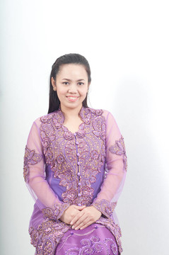 亞洲的泰國女紫色穆斯林服飾- banduang