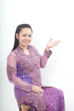 亞洲的泰國(guó)女紫色穆斯林服飾- banduang