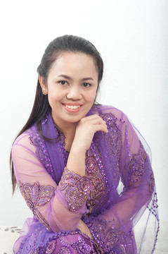 亞洲的泰國(guó)女紫色穆斯林服飾- banduang