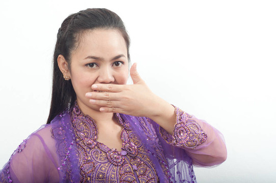亞洲的泰國女紫色穆斯林服飾- banduang