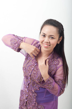 亞洲的泰國女紫色穆斯林服飾- banduang