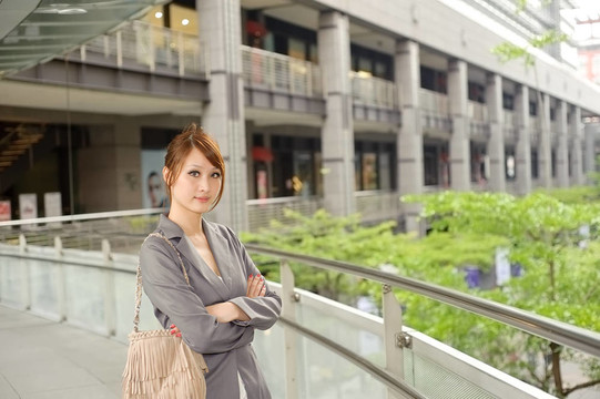 年輕迷人的商業(yè)女性