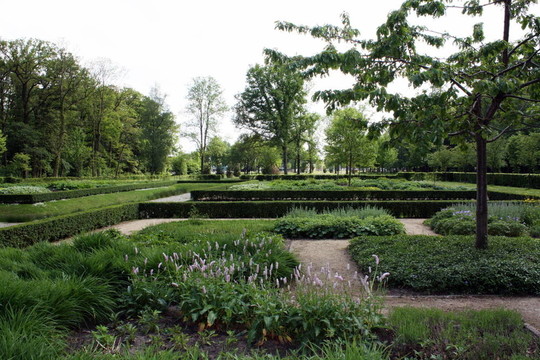 在城堡nienoord花園