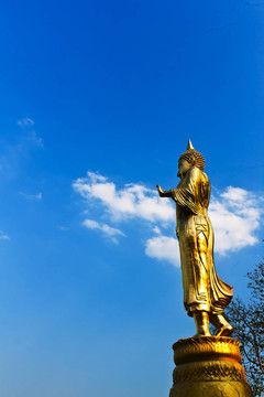 如來佛祖站在山的Wat Phra，考NOI；Nan Provin