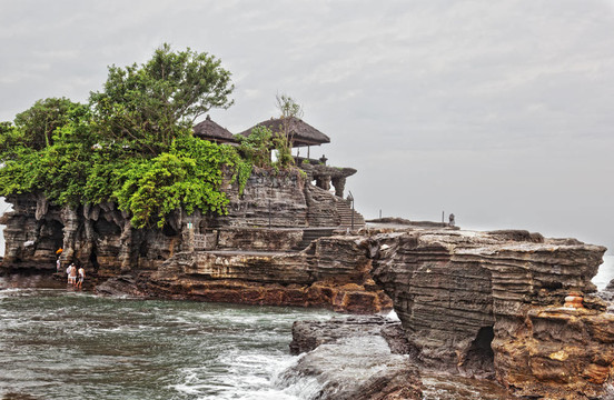 在海神廟（Pura海神廟）；巴厘；印度尼西亞