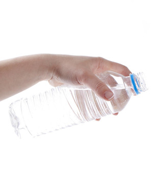 倒水