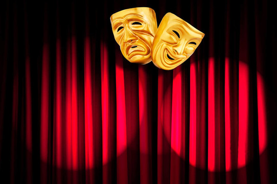 帶面具的戲劇表演概念