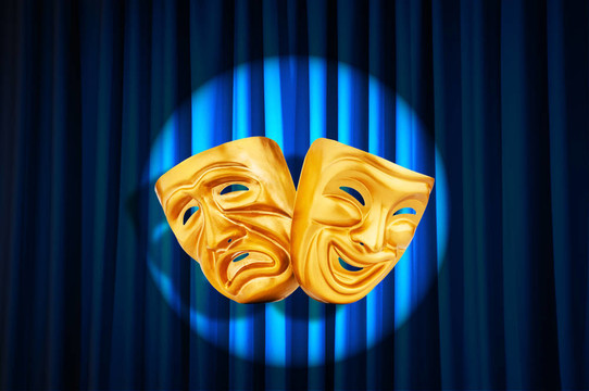 帶面具的戲劇表演概念