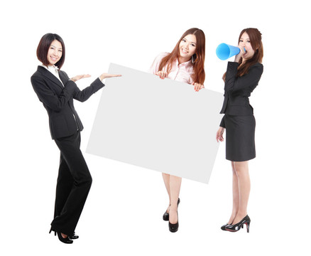 三營(yíng)業(yè)女興奮展示空白廣告牌