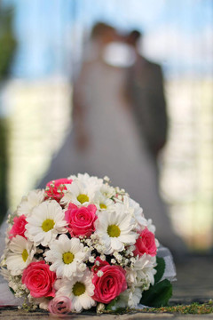 剛剛結(jié)婚