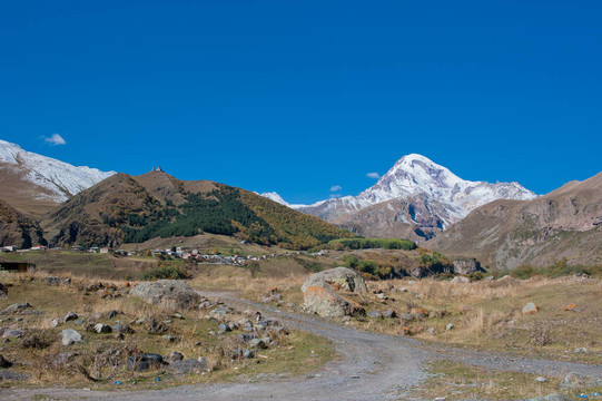 卡茲別克山和三位一體修道院；格魯吉亞