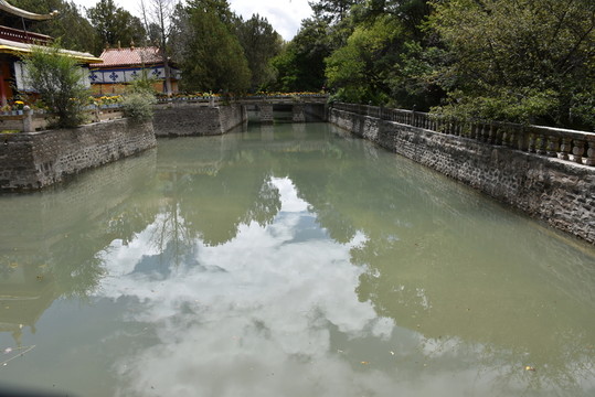 湖心宮 湖