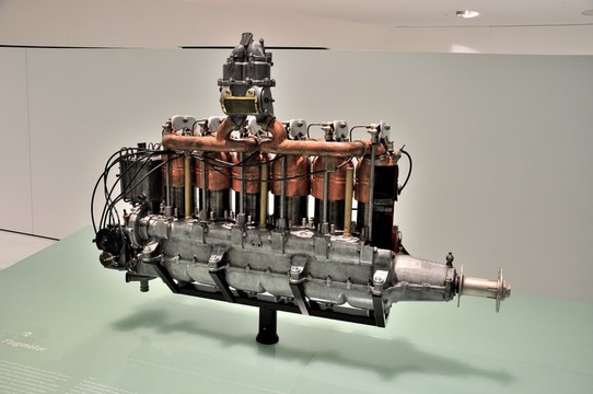 汽車發(fā)動(dòng)機(jī)