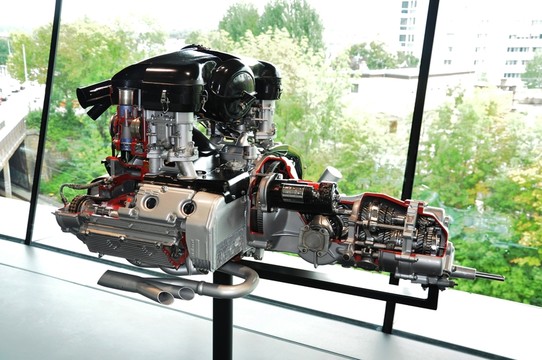 保時(shí)捷汽車博物館 發(fā)動(dòng)機(jī)