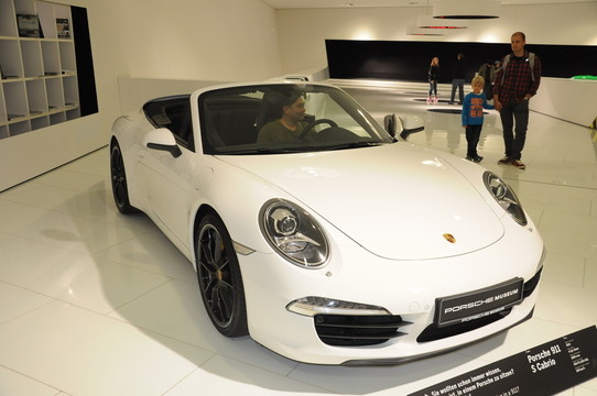 保時(shí)捷汽車博物館