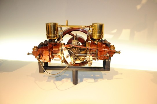 汽車發(fā)動(dòng)機(jī)