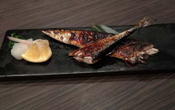 香煎秋刀魚圖片