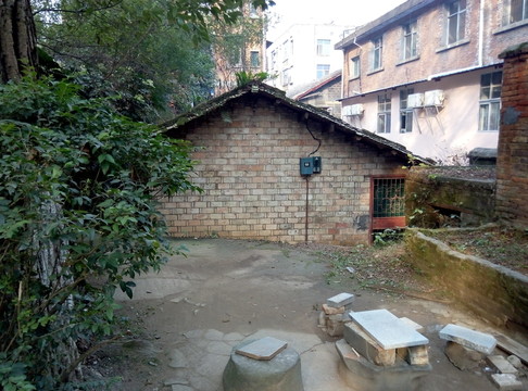瓦屋