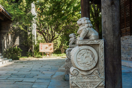 石雕獅子