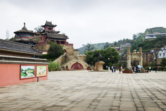 李自成行宮全景