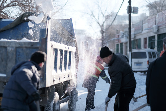 清理積雪
