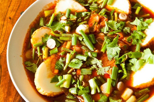 泰國(guó)菜豐富多彩，美麗多樣。