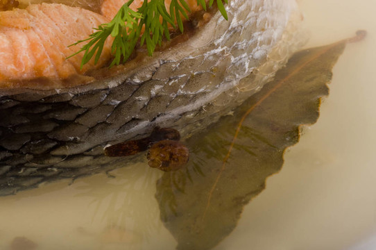 鮭魚(yú)美味魚(yú)湯