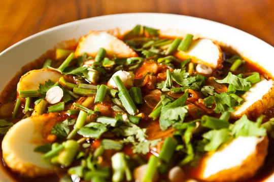 泰國(guó)菜豐富多彩，美麗多樣。