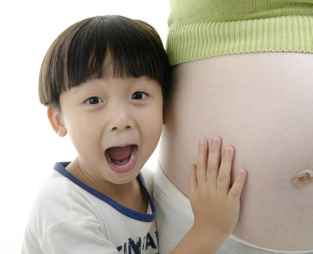 令人驚訝的男孩