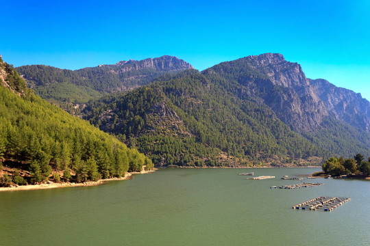 金牛山湖泊
