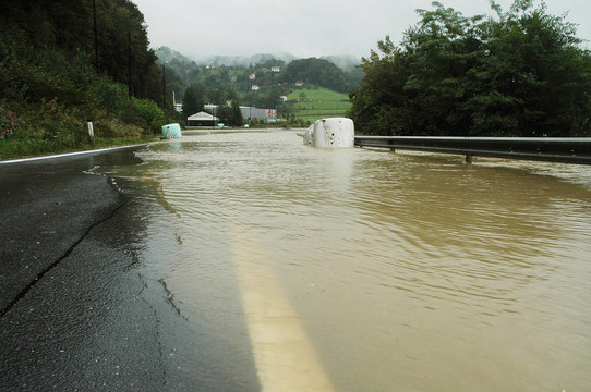 斯洛文尼亞被淹道路