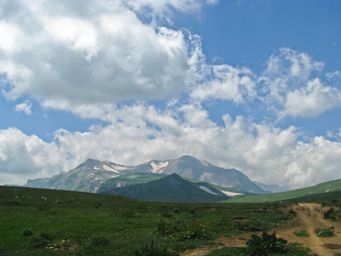 高加索自然保護(hù)區(qū)壯麗的山岳風(fēng)光