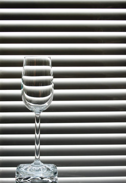 空的酒杯