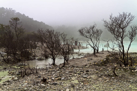火山口死地
