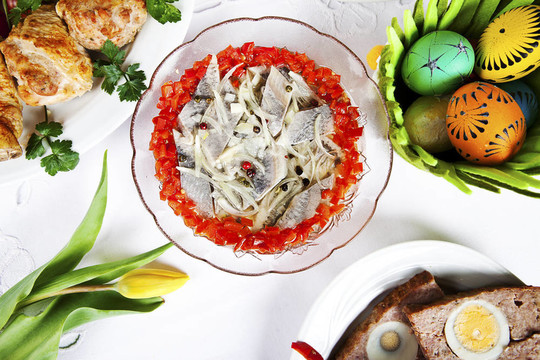 帶裝飾品的復活節(jié)鯡魚