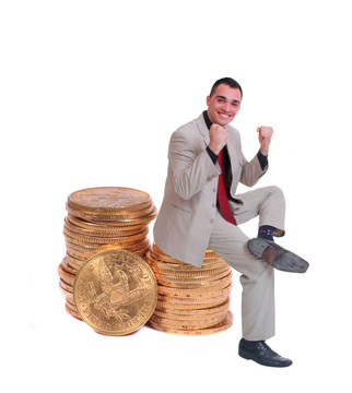 坐在金幣上的商人