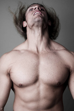 肌肉發(fā)達(dá)的男人