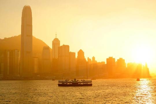 香港的煙霧和陽(yáng)光