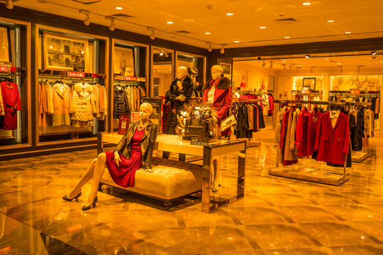 門頭櫥窗 服裝專賣店